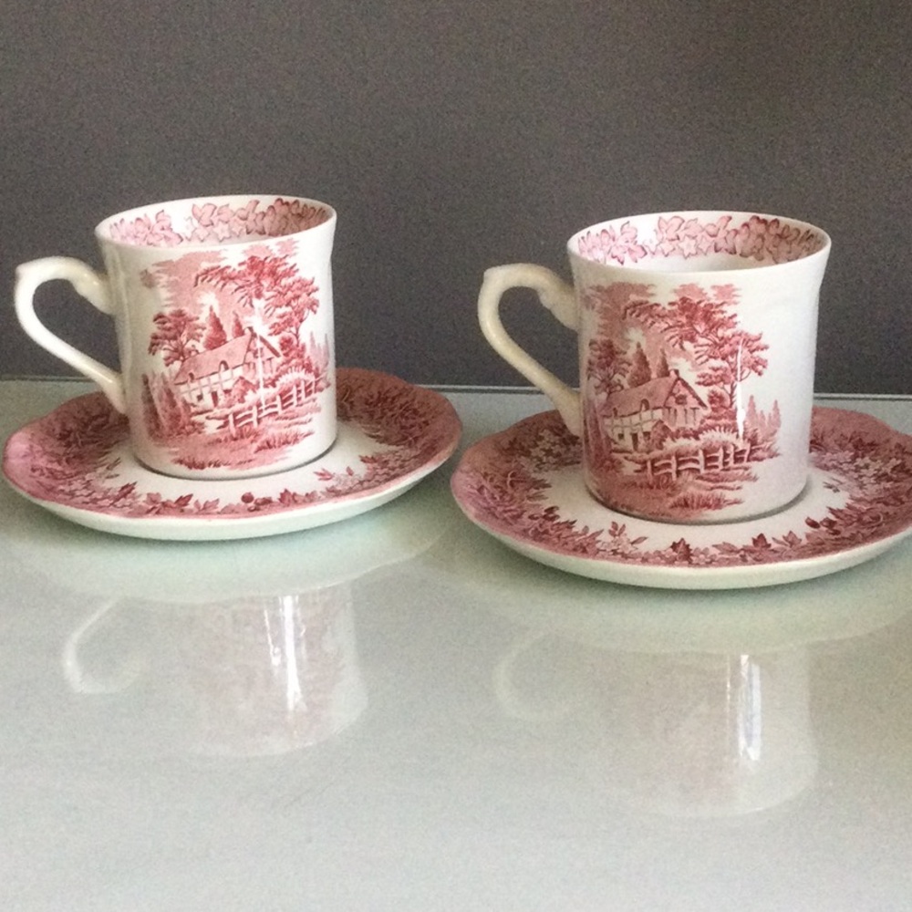 English Ironstone J & G Meakin Anne Hathaway’s Cottage set of 2 Cup & Sa…